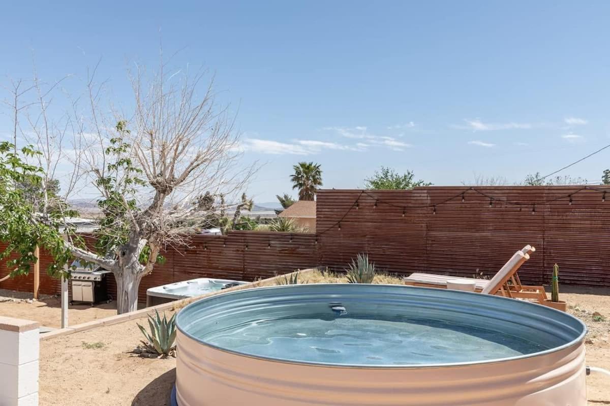 Joshua Tree - Le Tout Petit W Hot Tub Kültér fotó